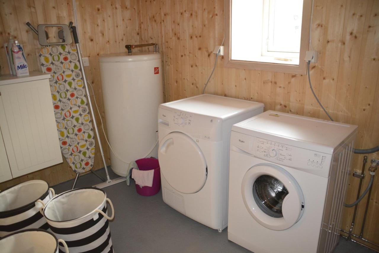 Frugga Feriehus Og Leilighet Straumsjoen Luaran gambar